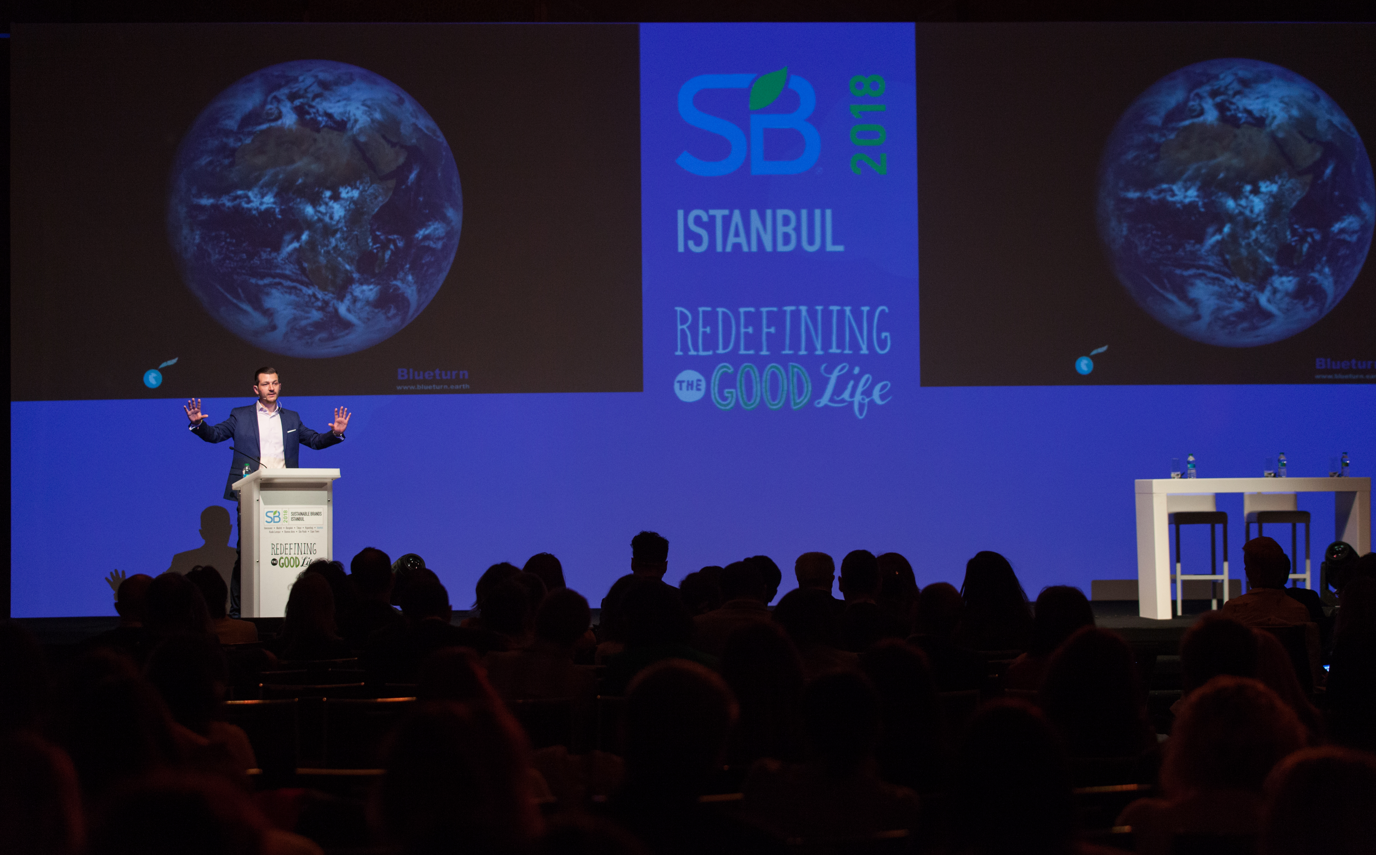 Vincent Avanzi opens a vision of the future before an international audience